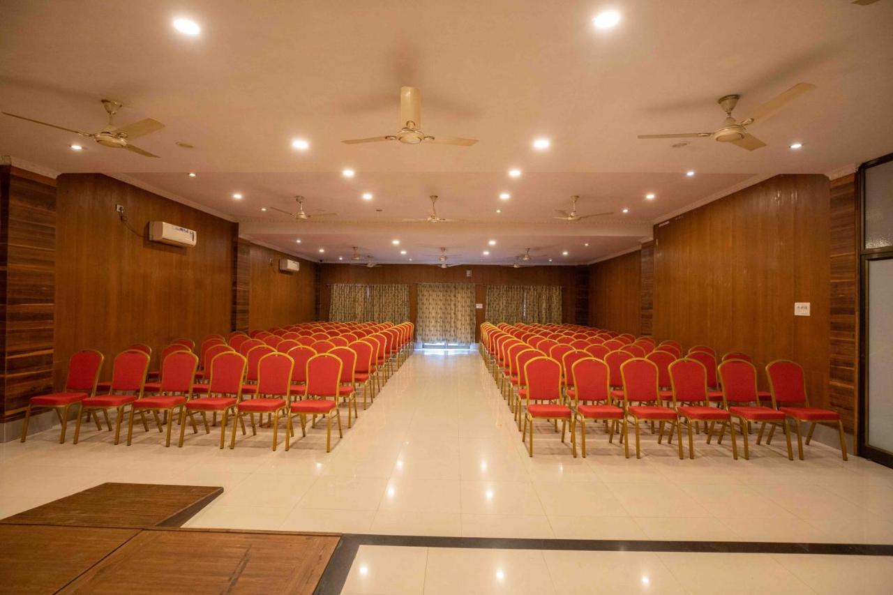 Gp Hotels And Resorts Nashik Eksteriør billede