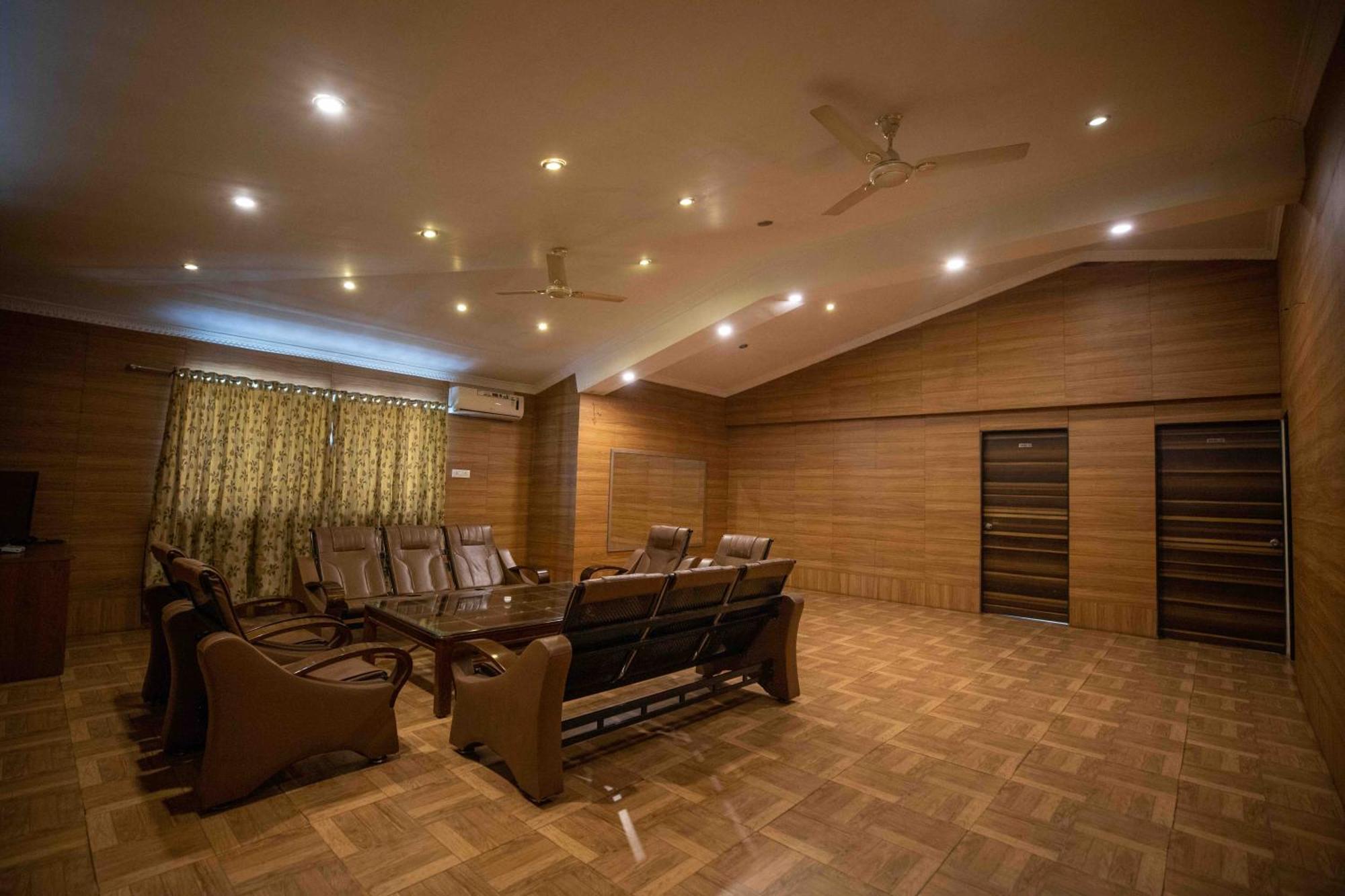 Gp Hotels And Resorts Nashik Eksteriør billede